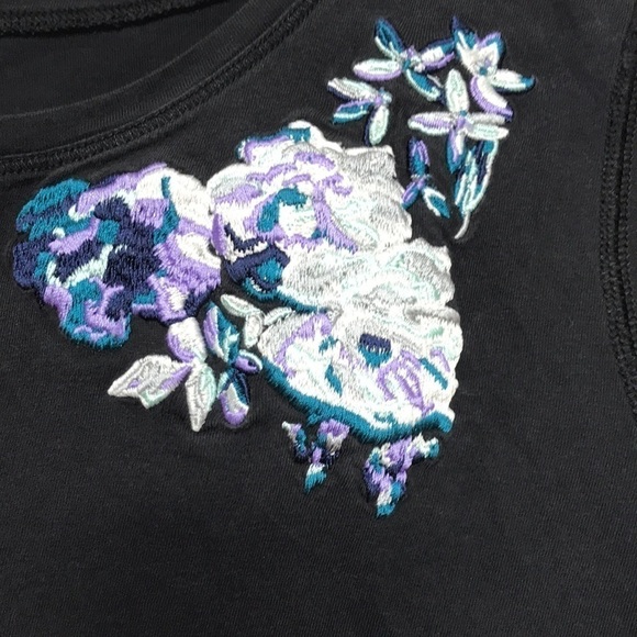 IVIVVA lululemon embroidered floral short sleeve shirt size 12 girls - Picture 3 of 6